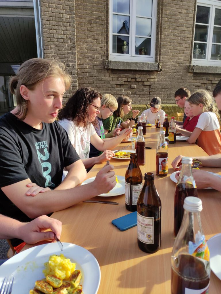 Jetzt gibt es Maultaschen mit Kartoffelsalat